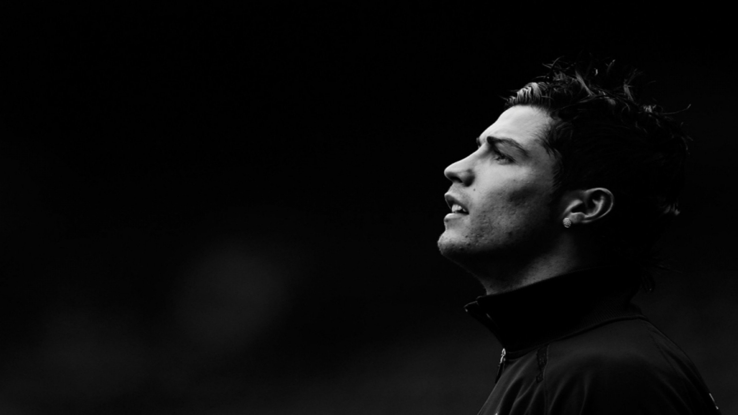 孙颖莎挺进下一轮球迷热议(孙颖莎呼吁球迷理智看待输赢希望包容)